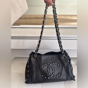 Chanel Pearl Obsession Accordion Tote Lambskin Small